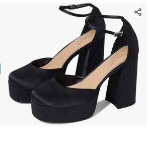 Jewel Badgley Mischa black block heels size 7